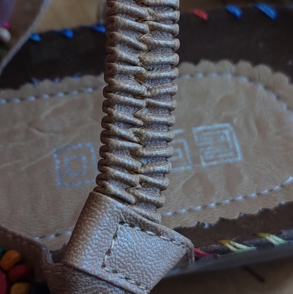 Women's Tan Wooden Beaded Thong Sandals - Picture 5 of 8